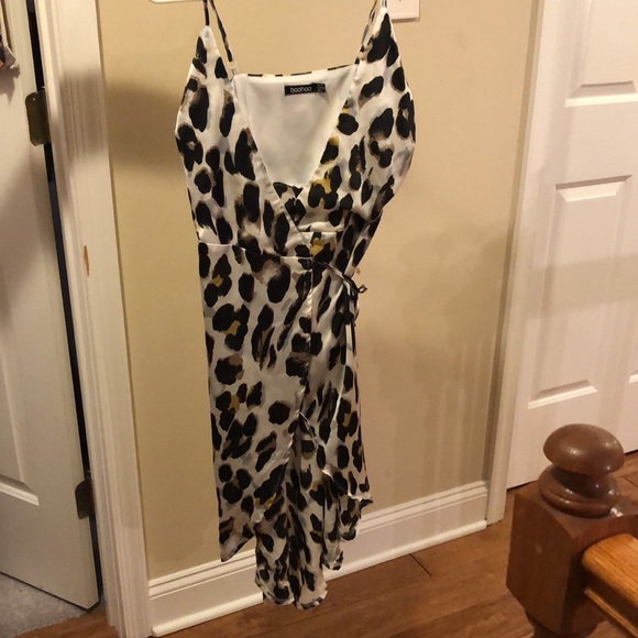 Leopard Wrap Dress - Picture 2 of 3